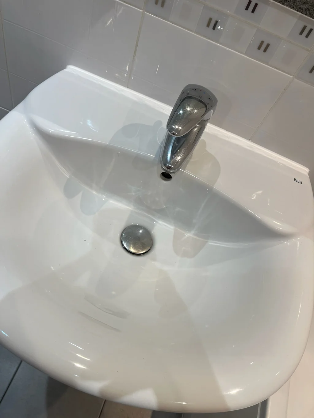 Pedestal basin gleaming after a regular domestic clean D&A Cleaning Ltd Ilford