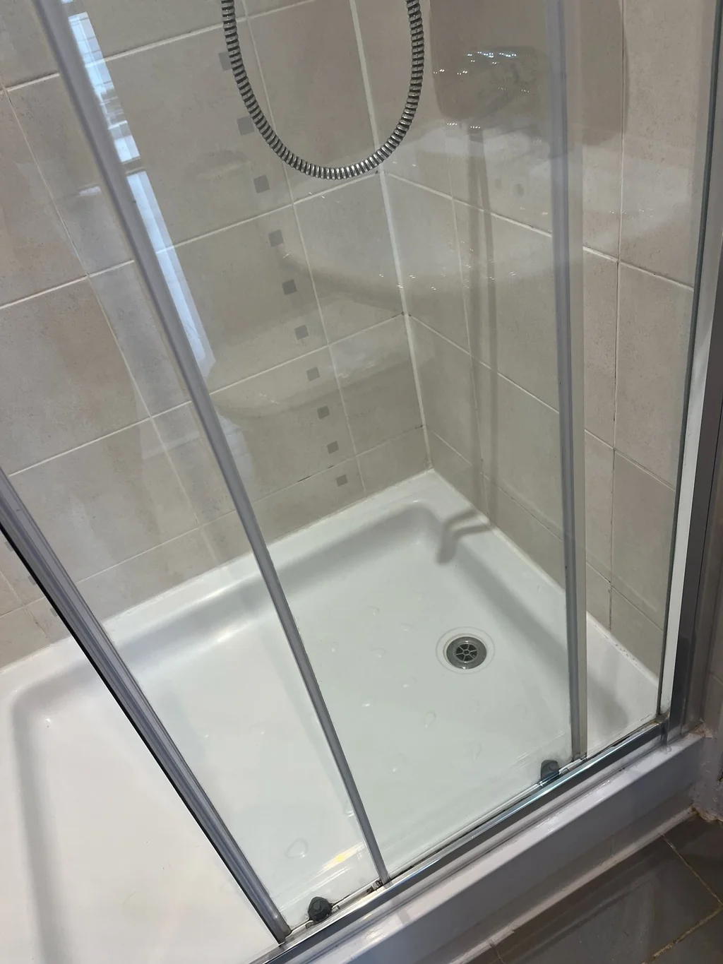 Shower doors kept clear on a regular visit
